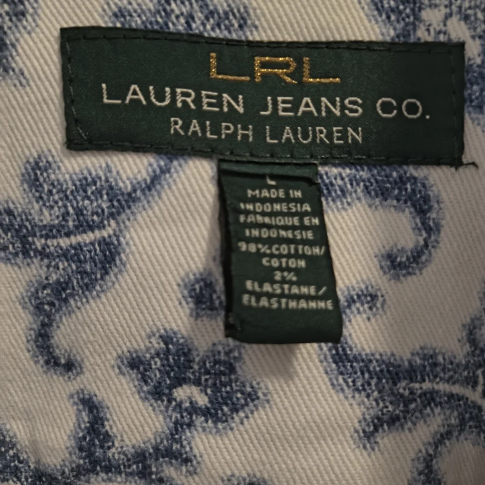 Ralph Lauren White Denim Jacket with Blue Floral Scroll - Picture 3 of 3